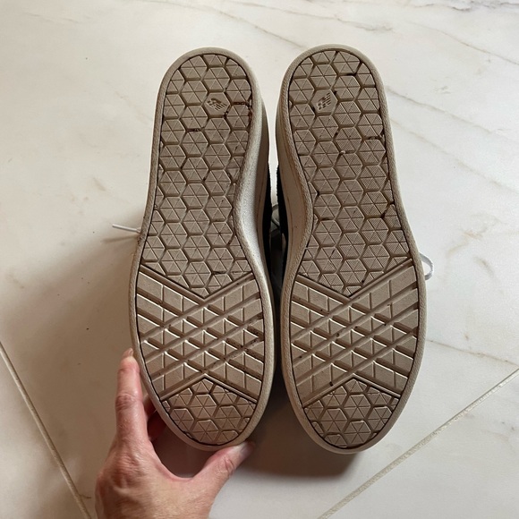 Black NB high tops. - Picture 5 of 5